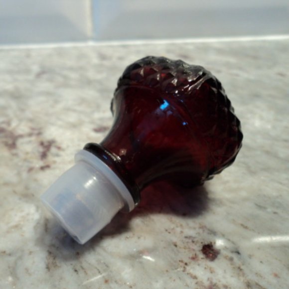 Avon Cape Cod ruby red glass cruet - Picture 2 of 3